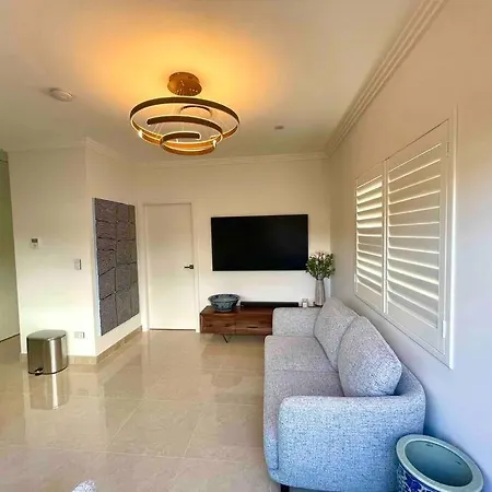 Private, Modern & Luxurious Granny Flat Apartment Regents Park Exterior photo
