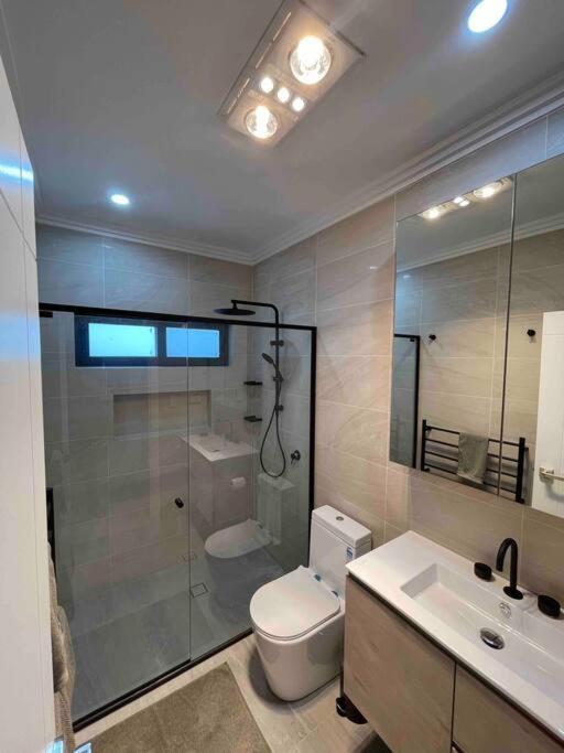 Private, Modern & Luxurious Granny Flat Apartment *