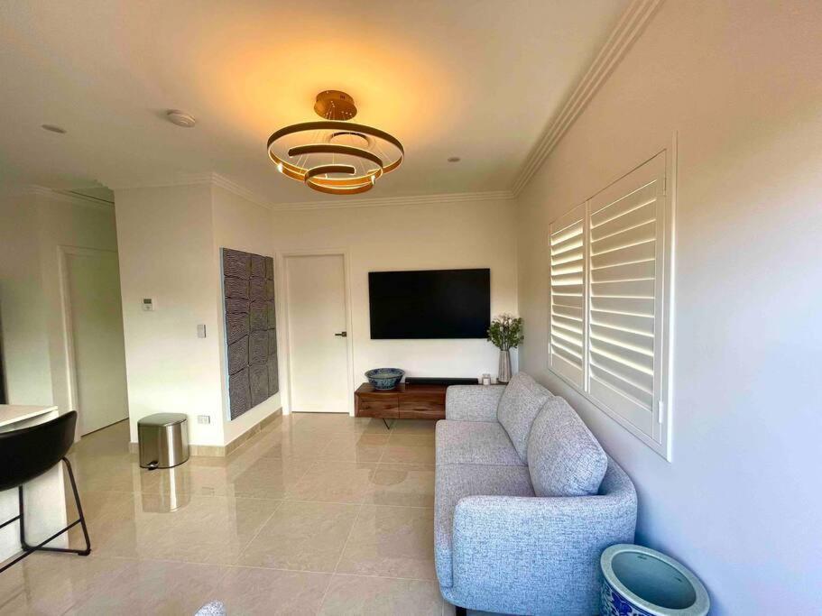 Private, Modern & Luxurious Granny Flat *